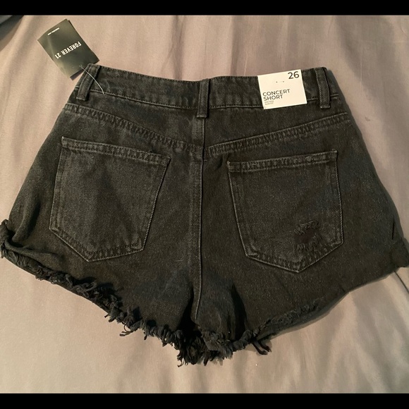 Black jean shorts - Picture 3 of 4